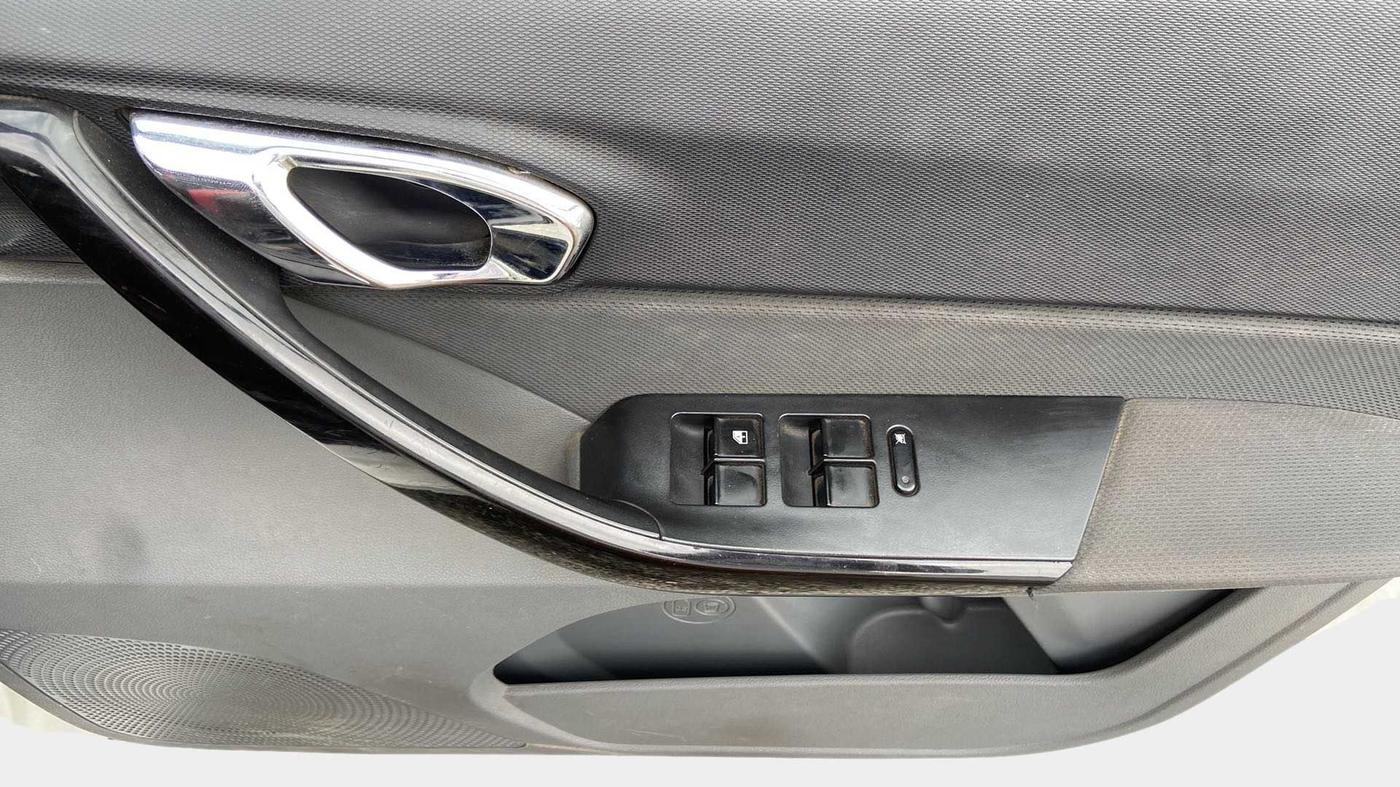 2017 Tata TIGOR XZA PETROL, CNG, Automatic, 77,621 km, Driver Side Door Panels Control