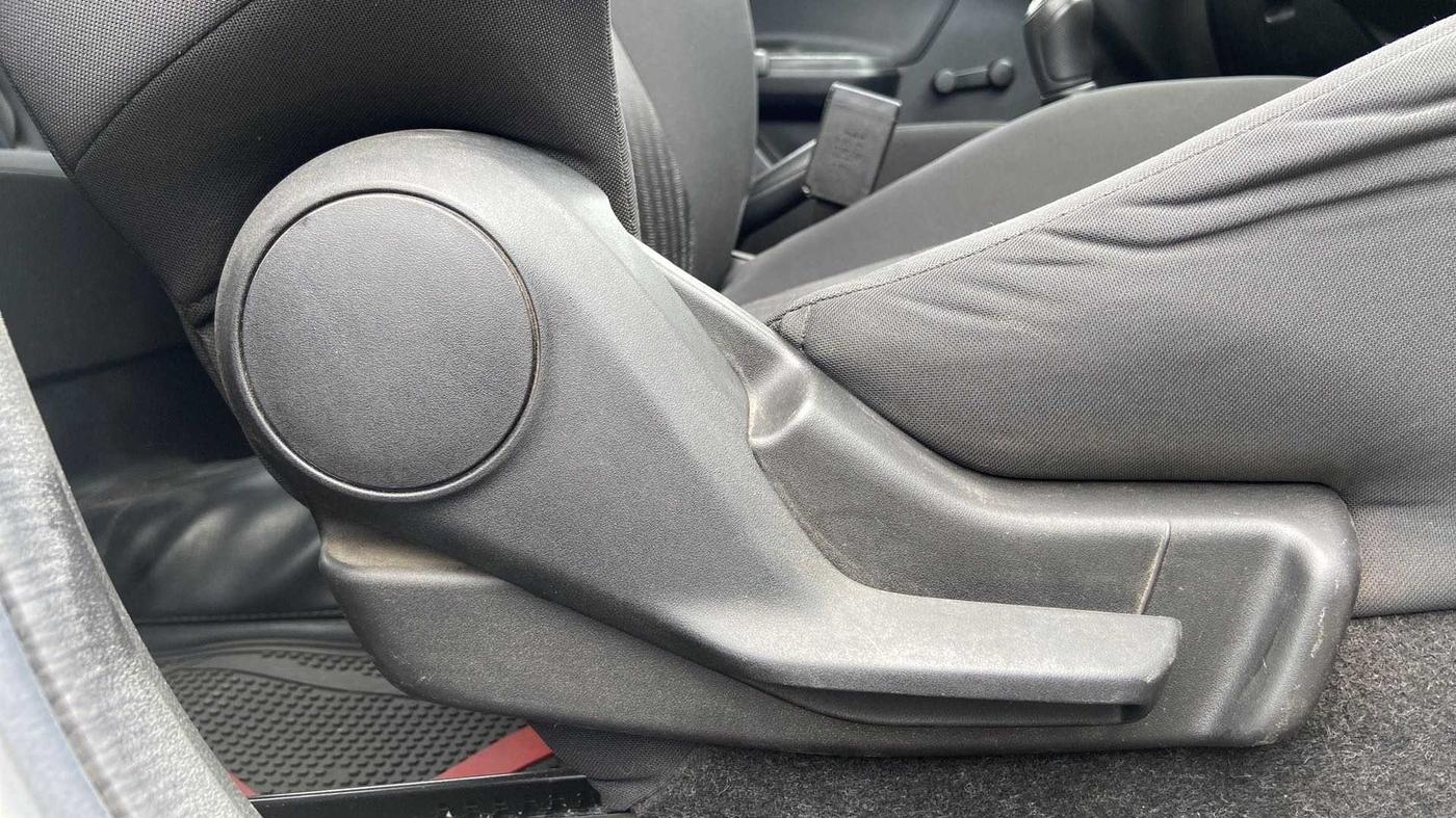 2019 Maruti Swift LXI, Petrol, Manual, 30,138 km, Driver Side Adjustment Panel