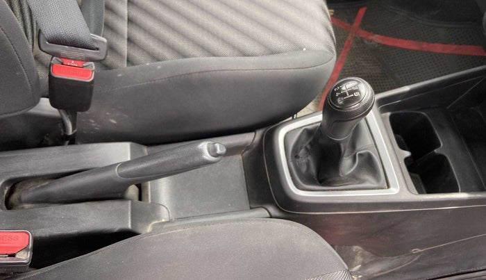 2019 Maruti Swift LXI, Petrol, Manual, 30,138 km, Gear Lever