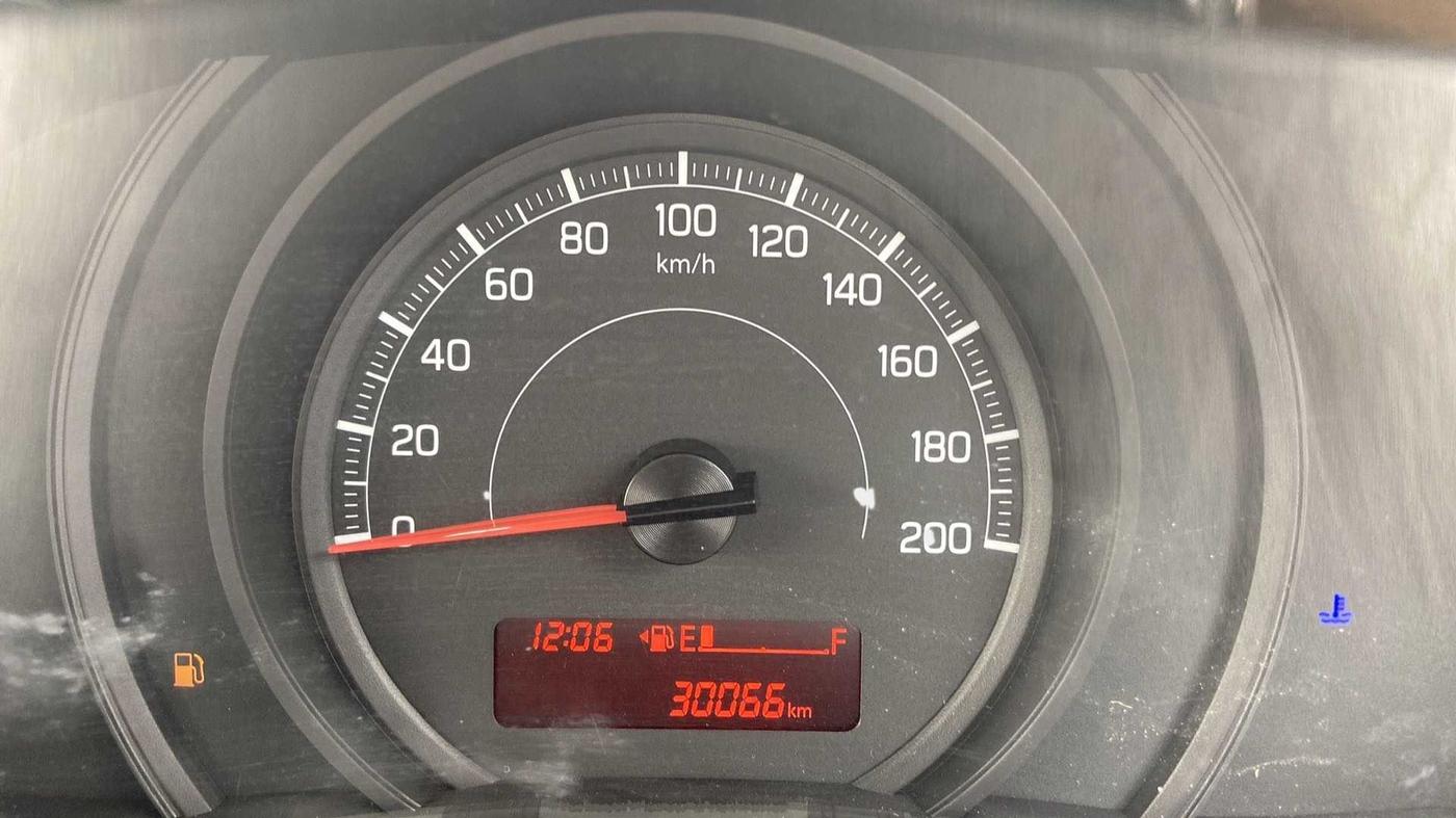 2019 Maruti Swift LXI, Petrol, Manual, 30,138 km, Odometer Image