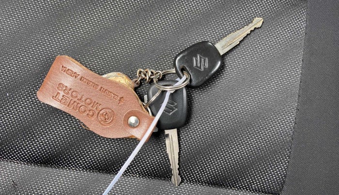 2019 Maruti Swift LXI, Petrol, Manual, 30,138 km, Key Close Up