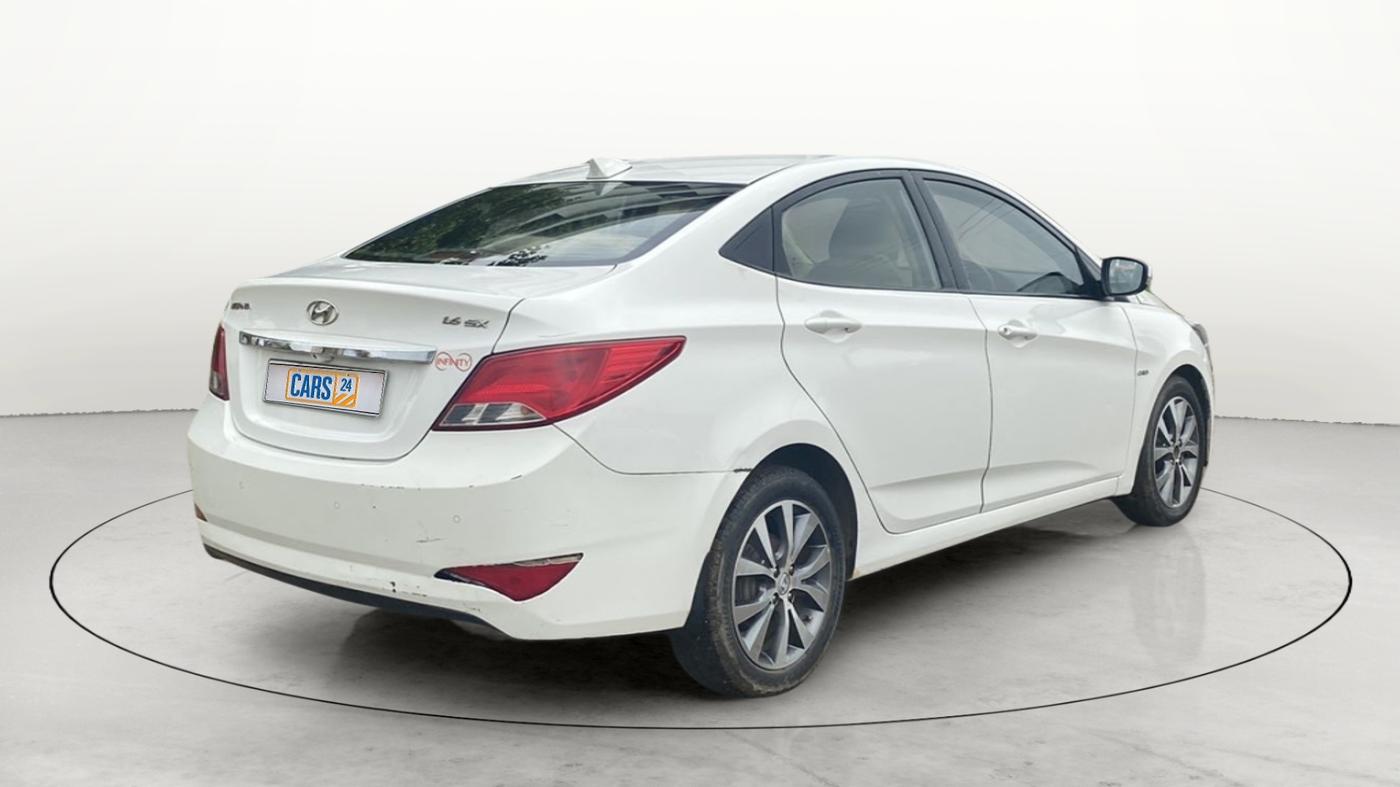 2016 Hyundai Verna 1.6 CRDI SX, Diesel, Manual, Right Back Diagonal
