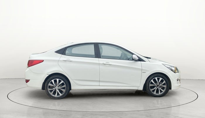 2016 Hyundai Verna 1.6 CRDI SX, Diesel, Manual, Right Side View