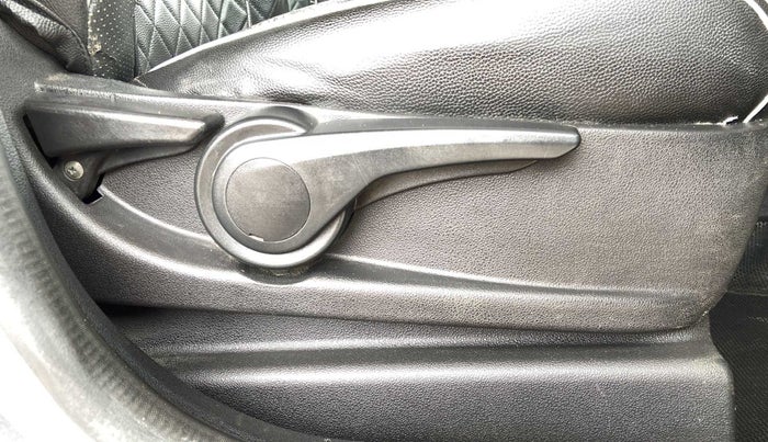 2019 Tata Tiago XZ PLUS PETROL, Petrol, Manual, 67,284 km, Driver Side Adjustment Panel