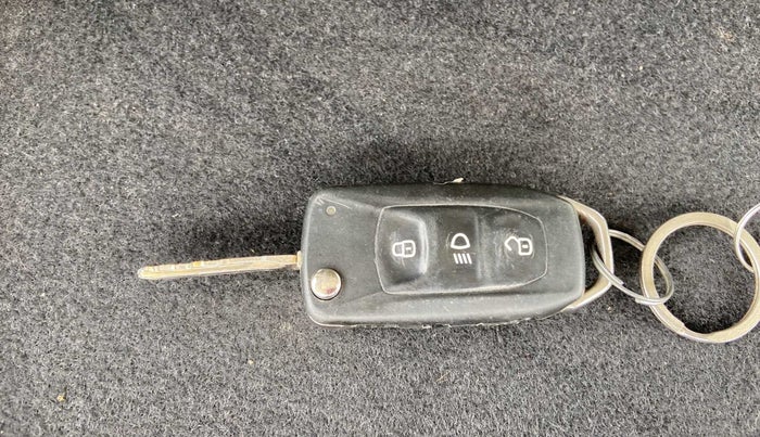 2019 Tata Tiago XZ PLUS PETROL, Petrol, Manual, 67,284 km, Lock system - Central locking partially non-functional (Internal)