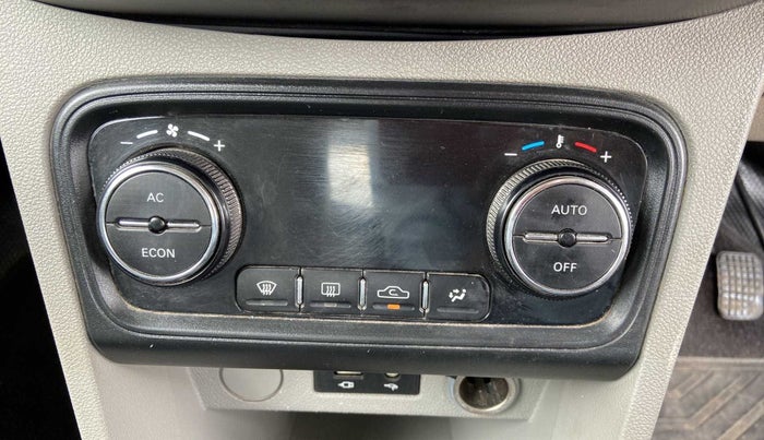 2019 Tata Tiago XZ PLUS PETROL, Petrol, Manual, 67,284 km, AC Unit - Directional switch has minor damage