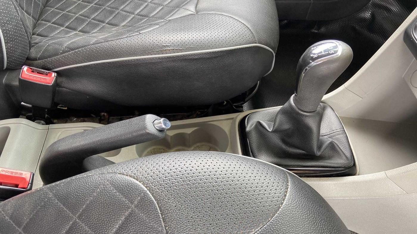 2019 Tata Tiago XZ PLUS PETROL, Petrol, Manual, 67,284 km, Gear Lever