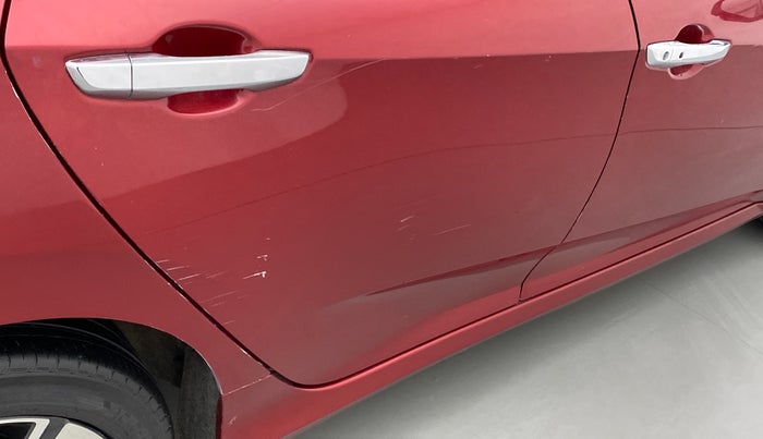 2020 Honda Civic 1.8L I-VTEC ZX CVT, Petrol, Automatic, 28,214 km, Right rear door - Minor scratches