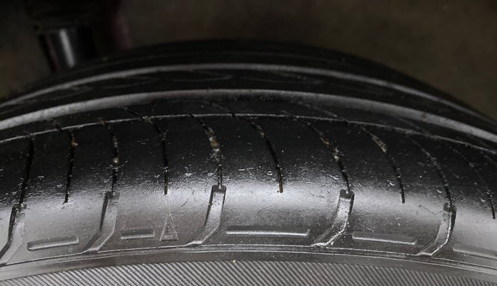 2020 Honda Civic 1.8L I-VTEC ZX CVT, Petrol, Automatic, 28,214 km, Right Rear Tyre Tread