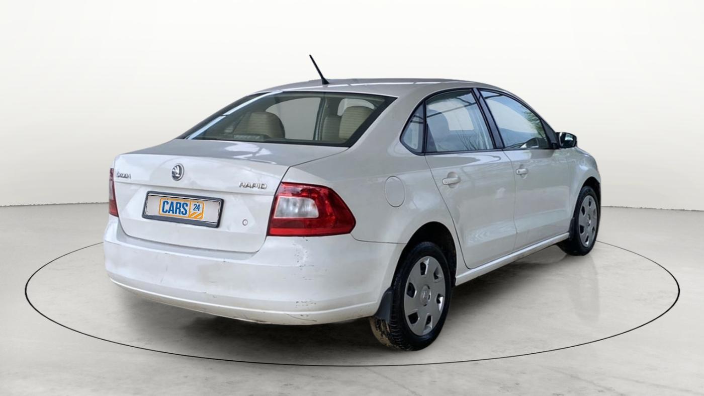 2015 Skoda Rapid 1.5 TDI CR ACTIVE, Diesel, Manual, 1,00,263 km, Right Back Diagonal