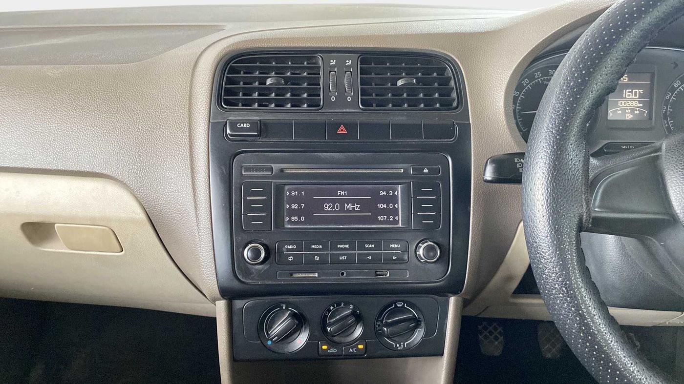 2015 Skoda Rapid 1.5 TDI CR ACTIVE, Diesel, Manual, 1,00,263 km, Infotainment System