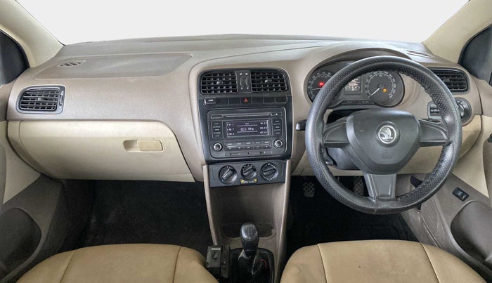 2015 Skoda Rapid 1.5 TDI CR ACTIVE, Diesel, Manual, 1,00,263 km, Dashboard