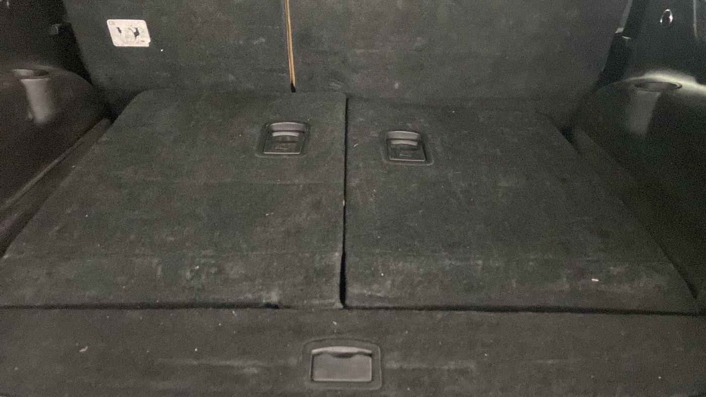 2018 Mahindra XUV500 W11 (O) AT, Diesel, Automatic, 43,761 km, Boot Inside