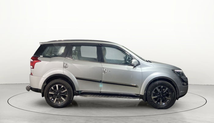 2018 Mahindra XUV500 W11 (O) AT, Diesel, Automatic, 43,761 km, Right Side View