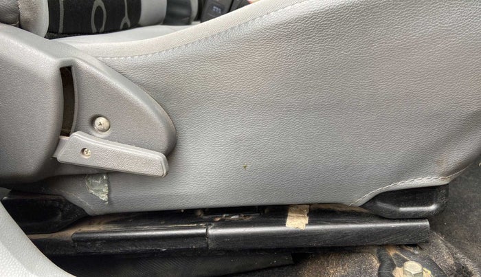 2015 Maruti Alto 800 LXI, Petrol, Manual, 46,288 km, Driver Side Adjustment Panel