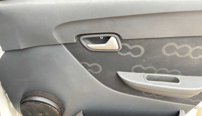 2015 Maruti Alto 800 LXI, Petrol, Manual, 46,288 km, Driver Side Door Panels Control