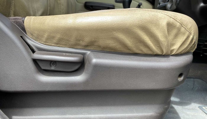 2011 Hyundai Santro Xing GL, Petrol, Manual, 33,952 km, Driver Side Adjustment Panel