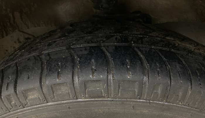 2020 Maruti Eeco 5 STR WITH A/C+HTR, Petrol, Manual, 33,593 km, Right Front Tyre Tread