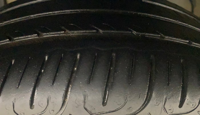 2015 Ford Figo Aspire TREND 1.2 PETROL, Petrol, Manual, 96,534 km, Left Front Tyre Tread