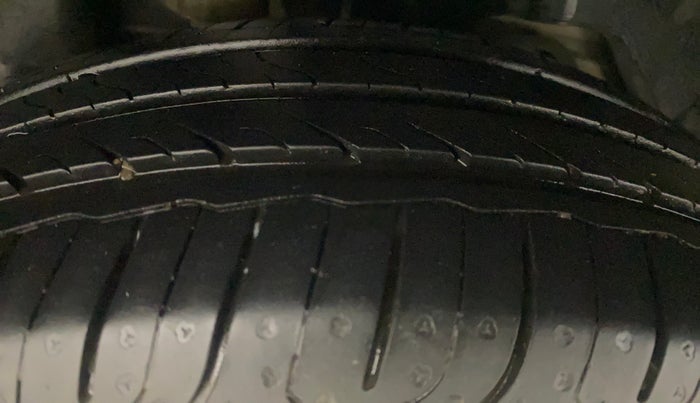 2015 Ford Figo Aspire TREND 1.2 PETROL, Petrol, Manual, 96,534 km, Right Rear Tyre Tread