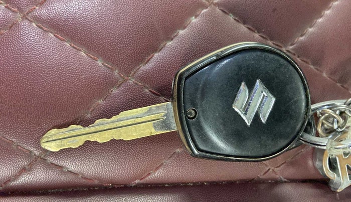 2017 Maruti Swift VXI, Petrol, Manual, 37,368 km, Key Close Up