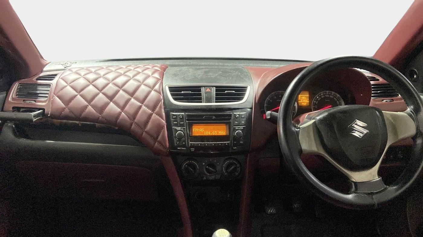 2017 Maruti Swift VXI, Petrol, Manual, 37,368 km, Dashboard