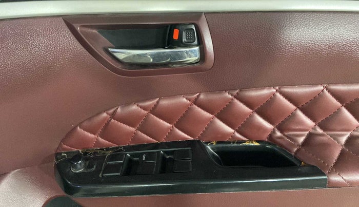 2017 Maruti Swift VXI, Petrol, Manual, 37,368 km, Driver Side Door Panels Control
