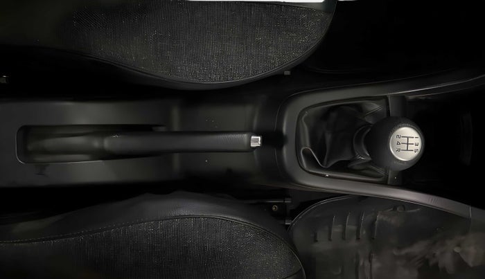2017 Maruti Swift VXI, Petrol, Manual, 39,046 km, Gear Lever