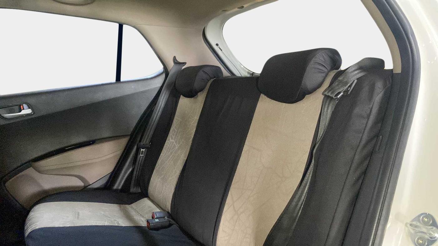 2015 Hyundai Grand i10 ASTA AT 1.2 KAPPA VTVT, Petrol, Automatic, 35,537 km, Right Side Rear Door Cabin
