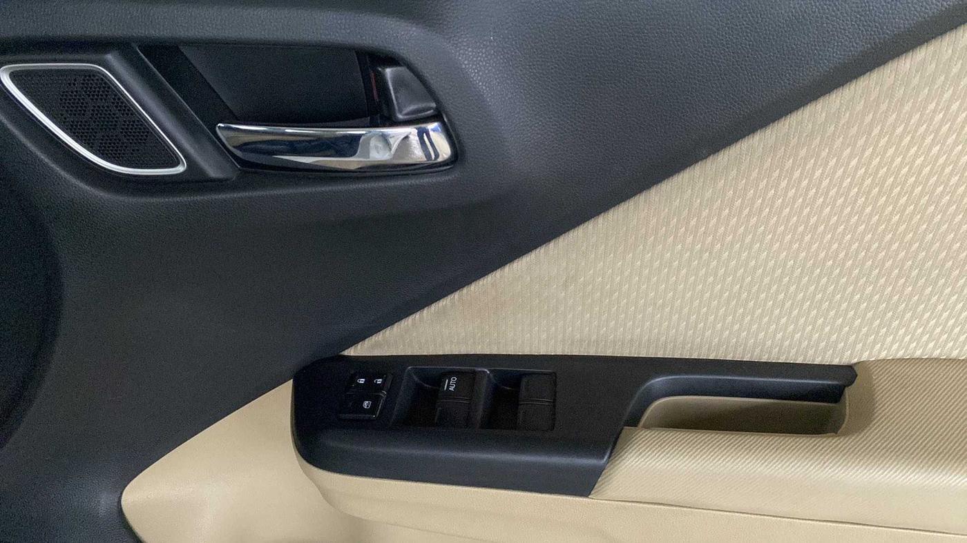 2019 Honda City 1.5L I-VTEC V MT, Petrol, Manual, 38,693 km, Driver Side Door Panels Control