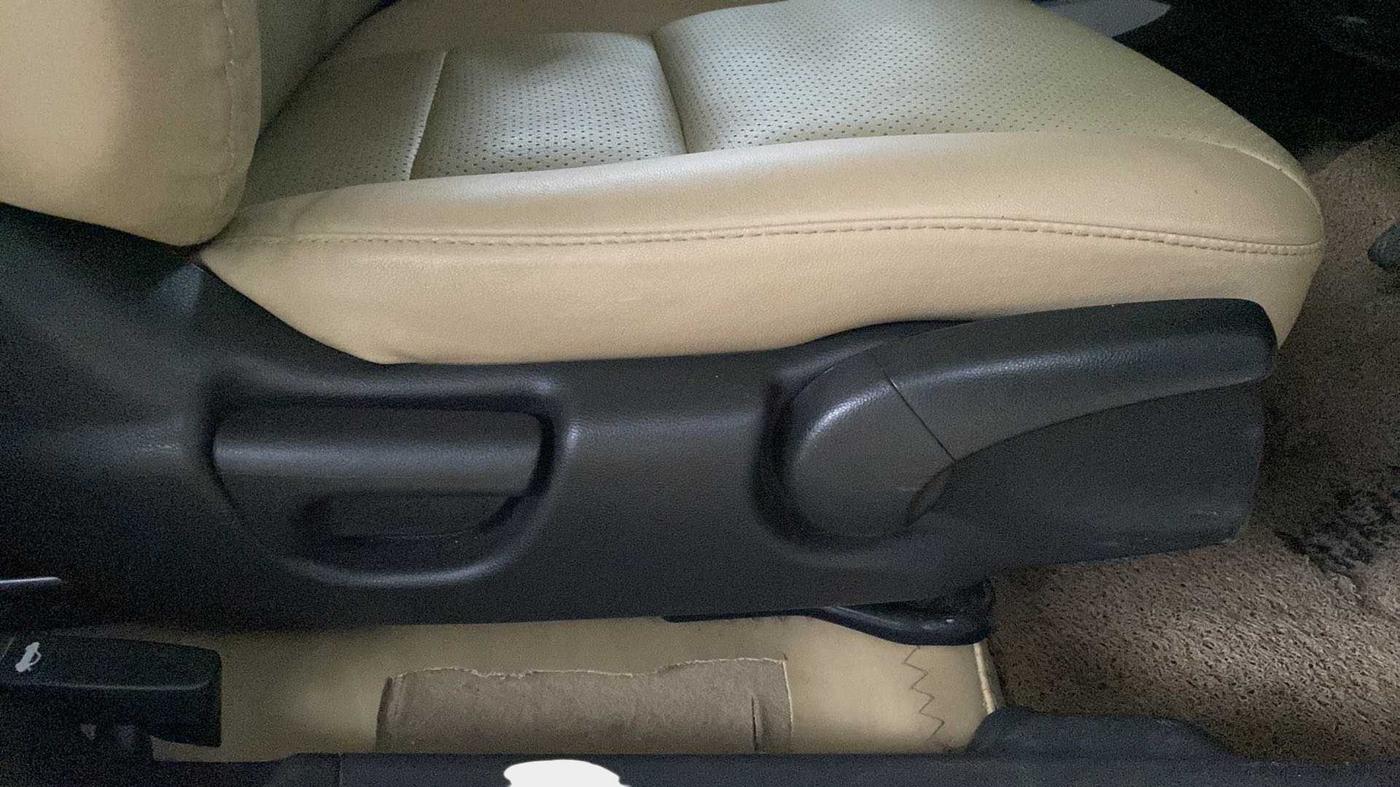 2019 Honda City 1.5L I-VTEC V MT, Petrol, Manual, 38,693 km, Driver Side Adjustment Panel