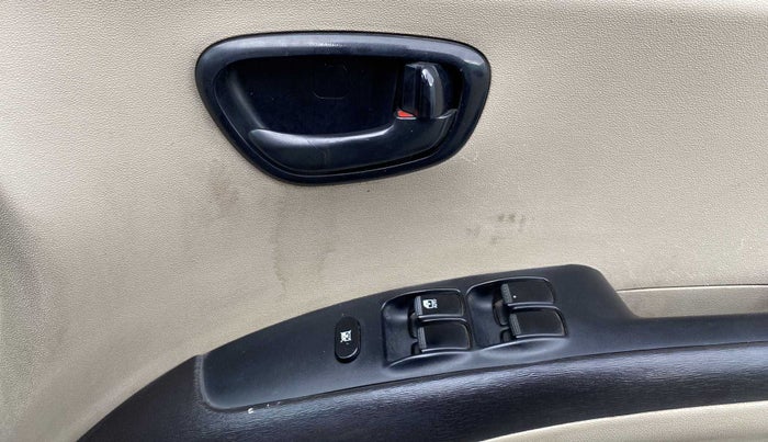 2015 Hyundai i10 MAGNA 1.1, Petrol, Manual, 63,588 km, Driver Side Door Panels Control