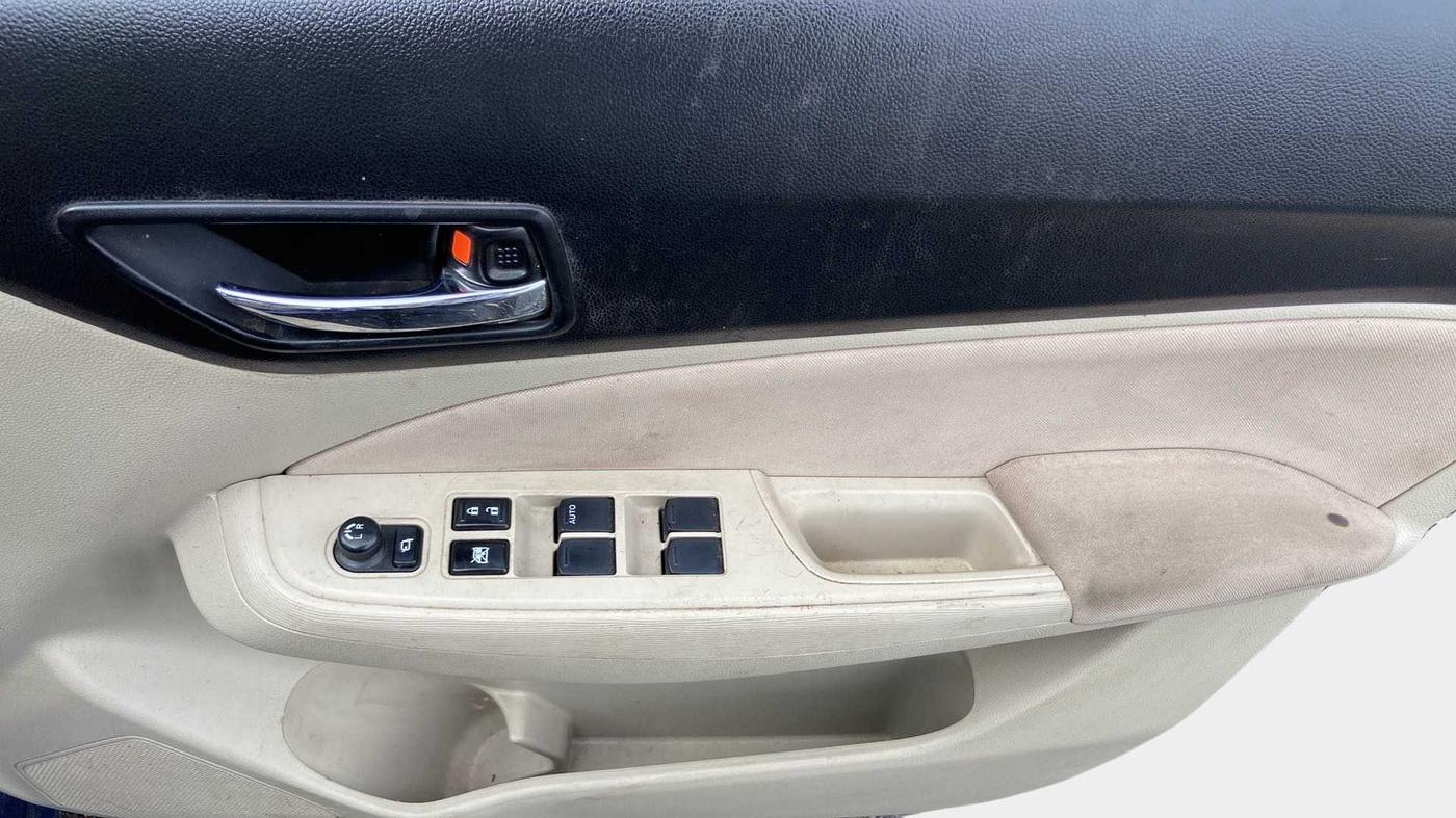 2021 Maruti Dzire VXI, Petrol, Manual, 33,666 km, Driver Side Door Panels Control