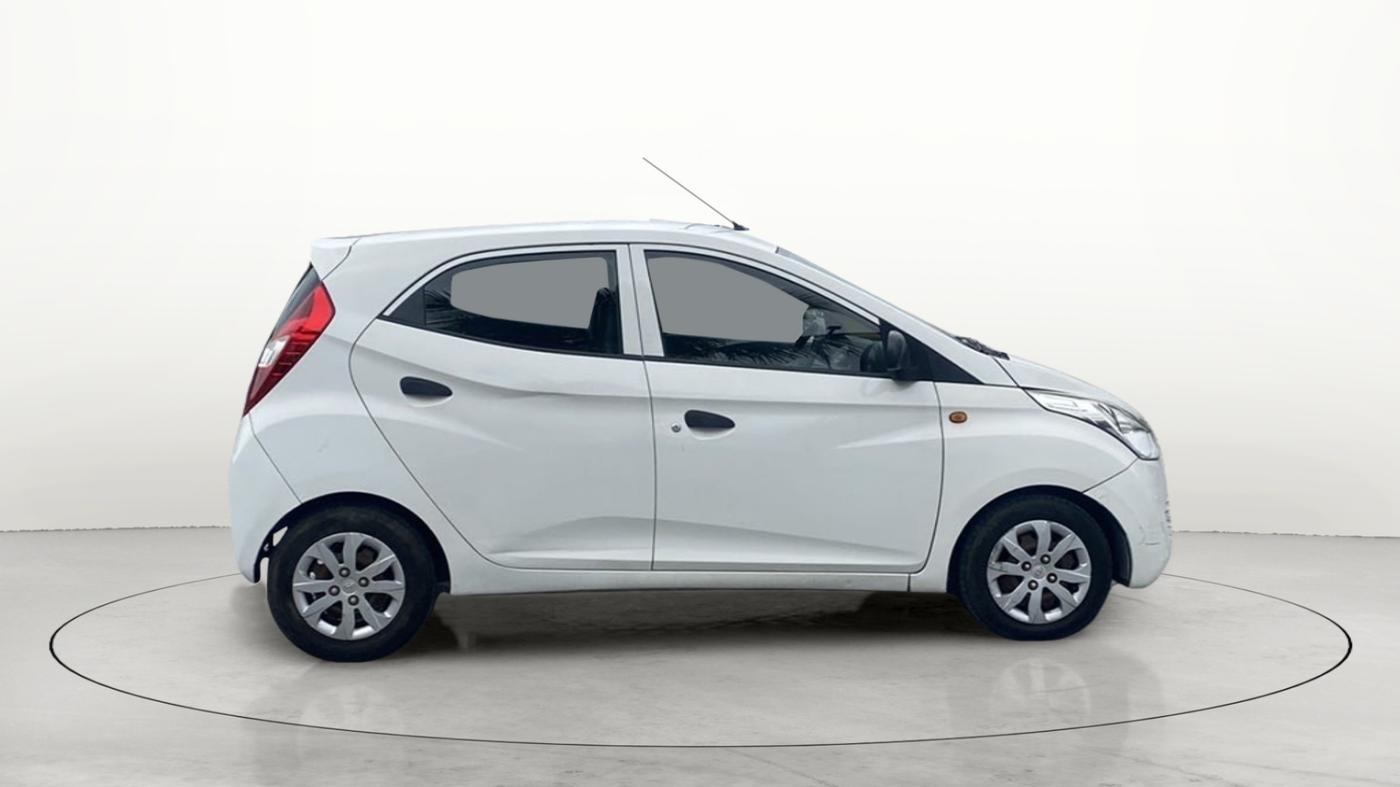2014 Hyundai Eon MAGNA +, Petrol, Manual, 68,519 km, Right Side View