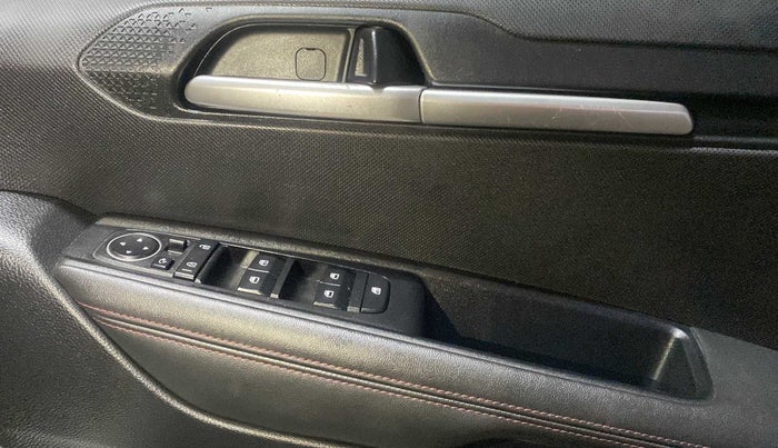 2020 KIA SONET GTX PLUS 1.5 AT, Diesel, Automatic, 70,052 km, Driver Side Door Panels Control