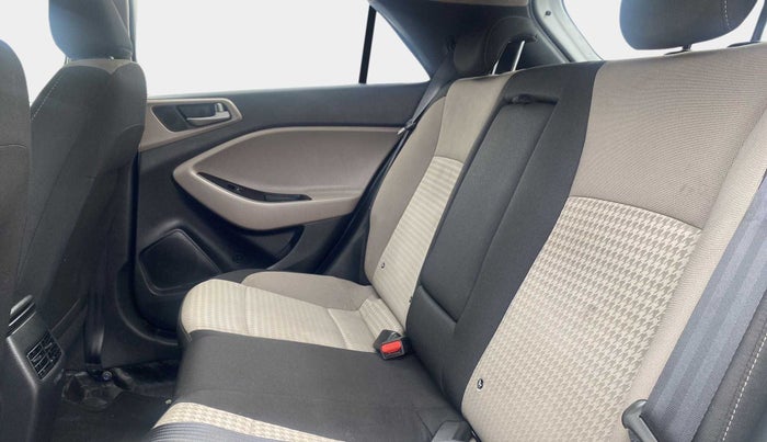 2018 Hyundai Elite i20 ASTA 1.2 (O), Petrol, Manual, 39,733 km, Right Side Rear Door Cabin