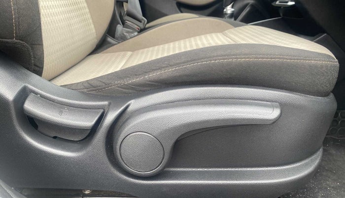 2018 Hyundai Elite i20 ASTA 1.2 (O), Petrol, Manual, 39,733 km, Driver Side Adjustment Panel