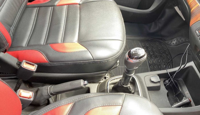 2019 Renault Kwid RXT 1.0 (O), Petrol, Manual, 73,904 km, Gear Lever