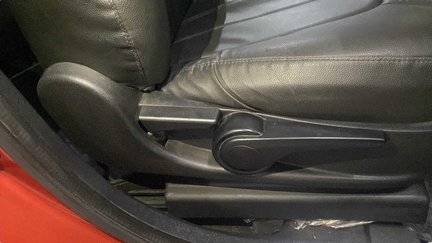 2018 Tata NEXON XZ PLUS DIESEL, Diesel, Manual, 76,105 km, Driver Side Adjustment Panel