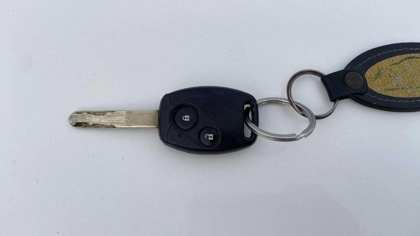 2015 Honda Brio S MT, Petrol, Manual, 1,20,127 km, Key Close Up