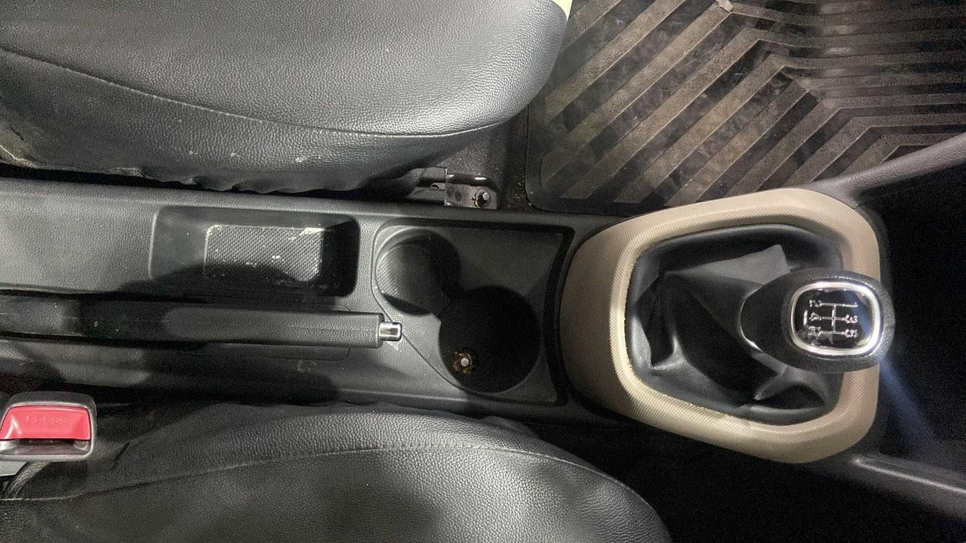 2017 Hyundai Grand i10 SPORTZ AT 1.2 KAPPA VTVT, Petrol, Automatic, 36,867 km, Gear Lever