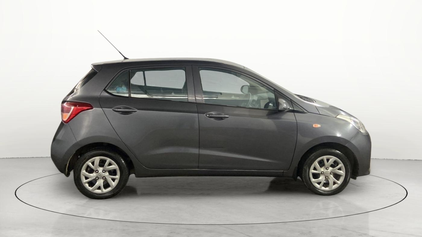 2017 Hyundai Grand i10 SPORTZ AT 1.2 KAPPA VTVT, Petrol, Automatic, 36,867 km, Right Side View