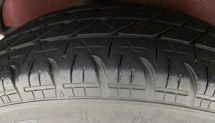 2012 Maruti Ritz VDI, Diesel, Manual, 97,419 km, Right Rear Tyre Tread