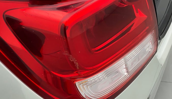 2017 Maruti Dzire VXI, Petrol, Manual, 80,392 km, Left tail light - Minor scratches