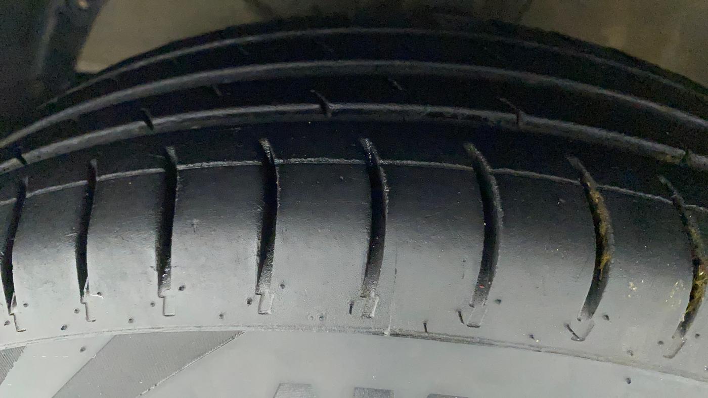 2017 Maruti Dzire VXI, Petrol, Manual, 80,392 km, Left Front Tyre Tread