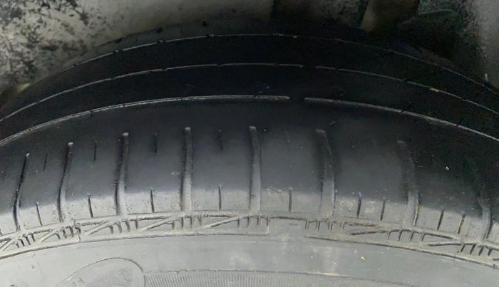 2017 Maruti Dzire VXI, Petrol, Manual, 80,392 km, Left Rear Tyre Tread