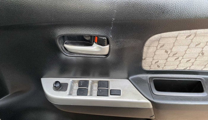2014 Maruti Wagon R 1.0 VXI, Petrol, Manual, 72,017 km, Driver Side Door Panels Control