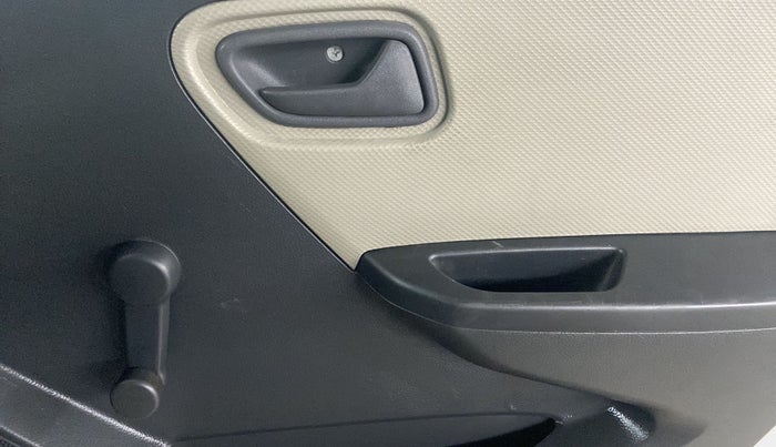 2015 Maruti Alto K10 LXI, CNG, Manual, 69,919 km, Driver Side Door Panels Control