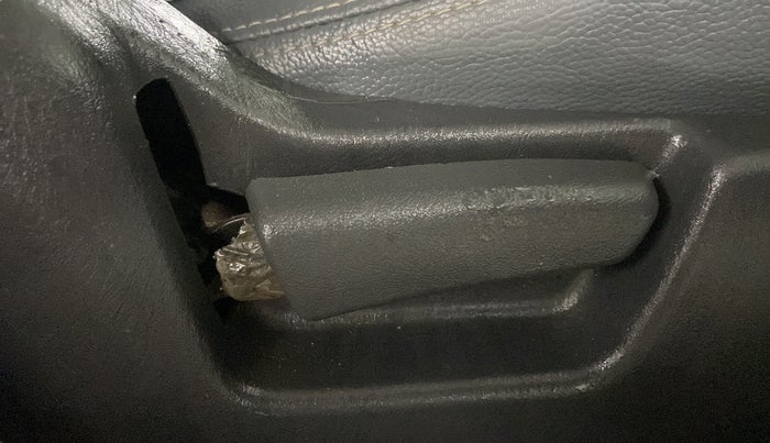 2015 Maruti Alto K10 LXI, CNG, Manual, 69,919 km, Driver Side Adjustment Panel