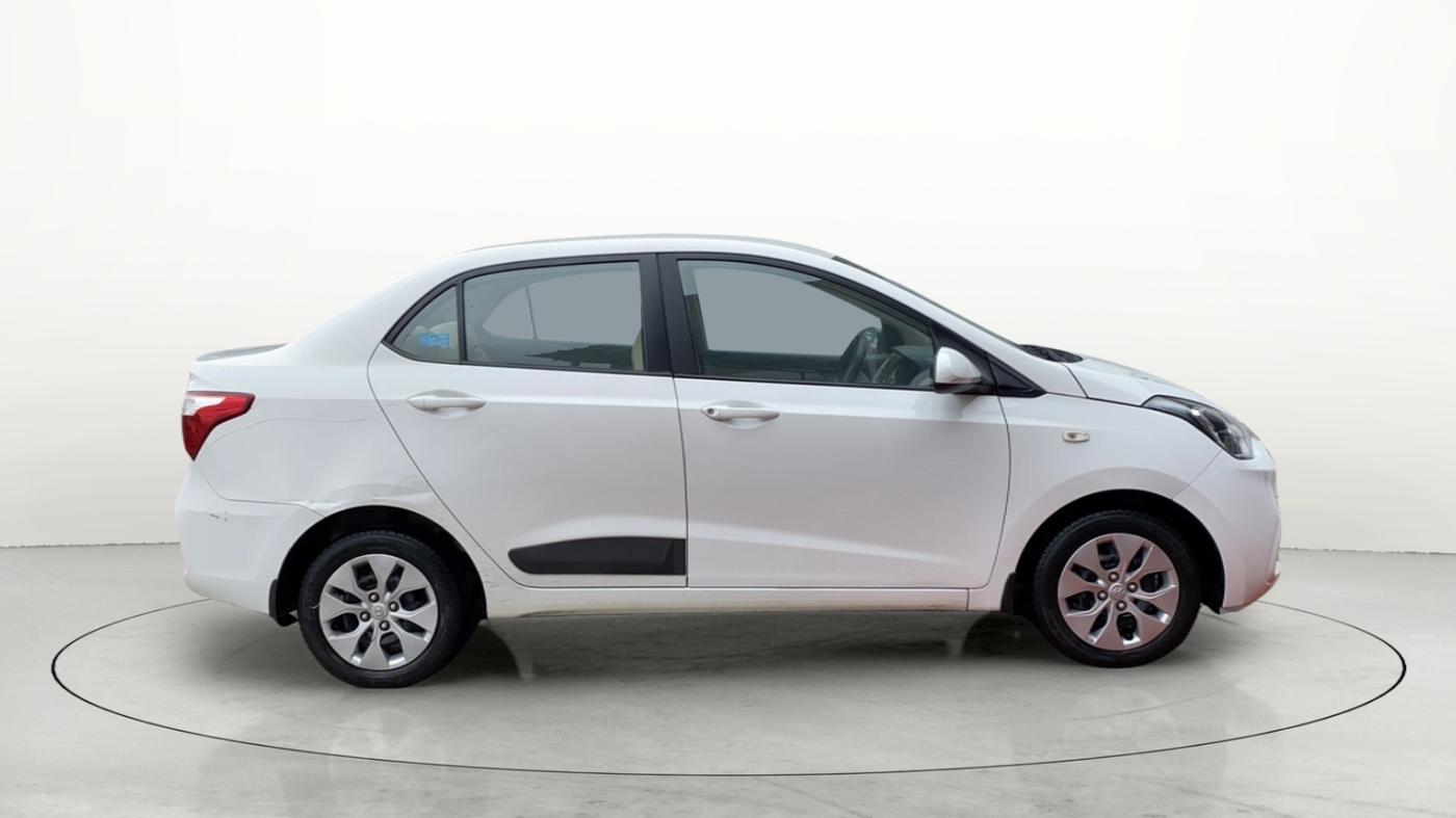 2018 Hyundai Xcent E+, Petrol, Manual, 41,716 km, Right Side View